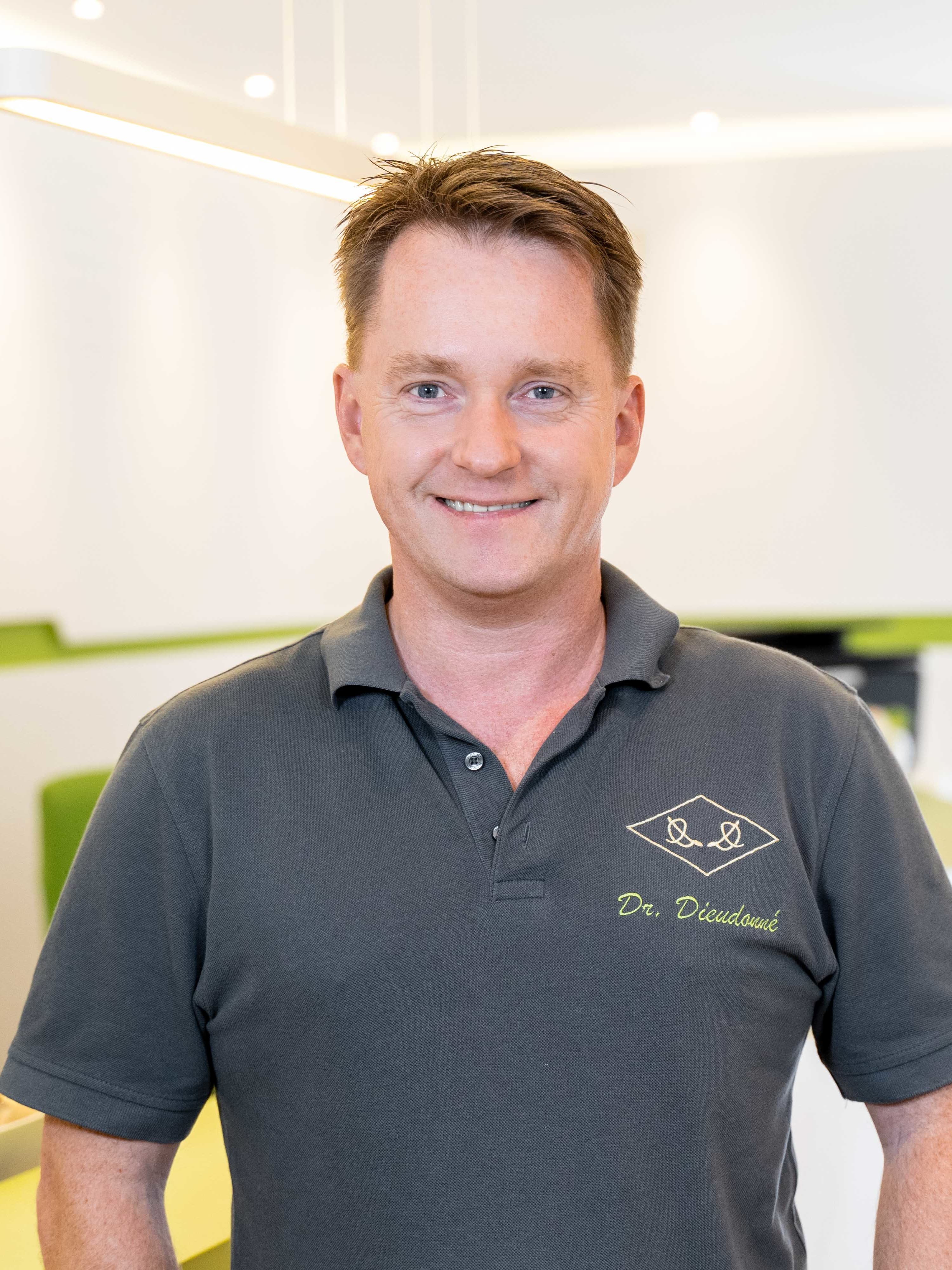 Dr. Dirk Dieudonné, Zahnarzt · Praxisinhaber